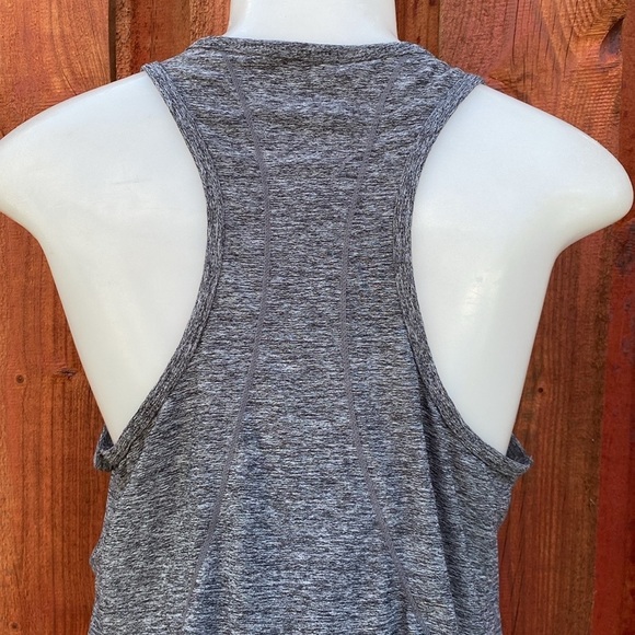 Reebok Tank Top Size M - Picture 5 of 8